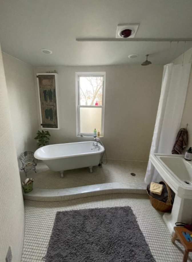 Leslie's room