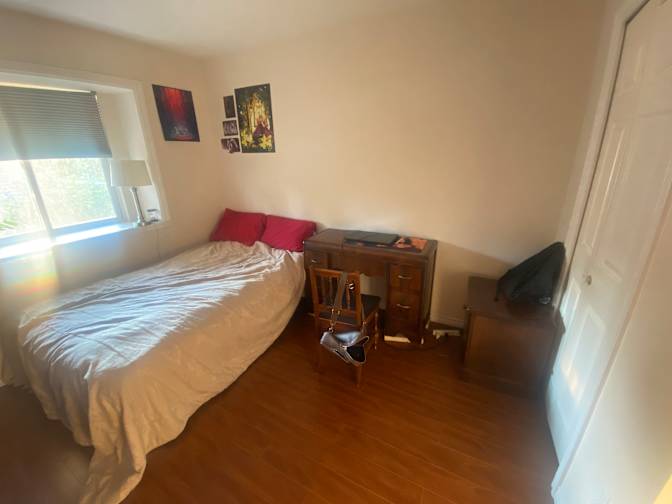 Louis-Thomas's room