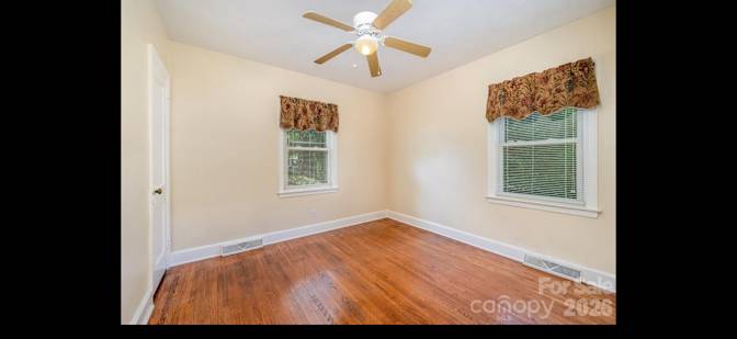 Alcove Rooms's room