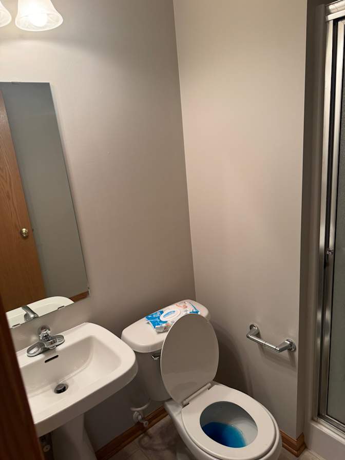 Dorcas obenewaa's room