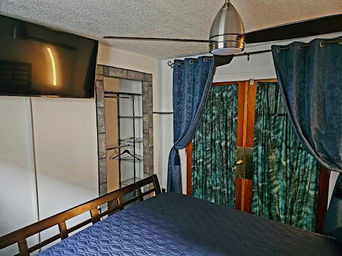 Axel Montaner's room