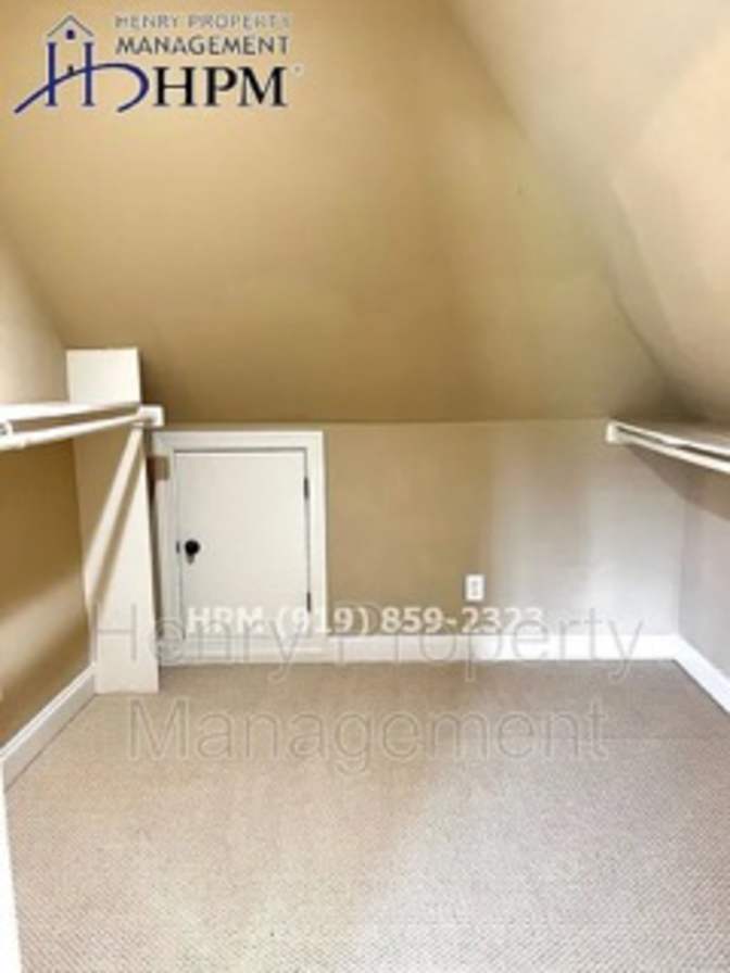 Alcove Rooms's room