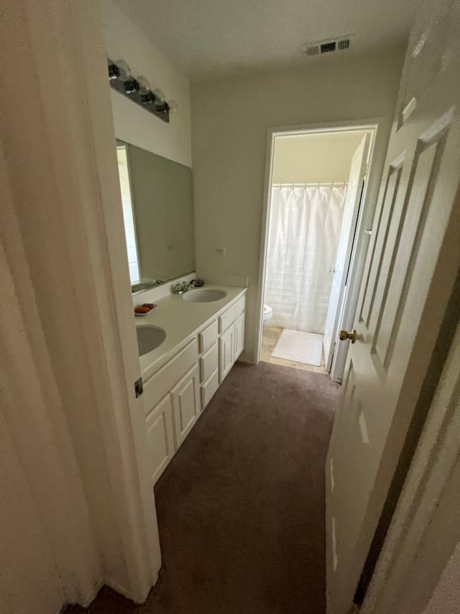 Jessica Mosqueda's room