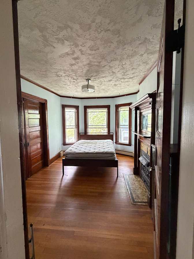 Erika San Miguel's room