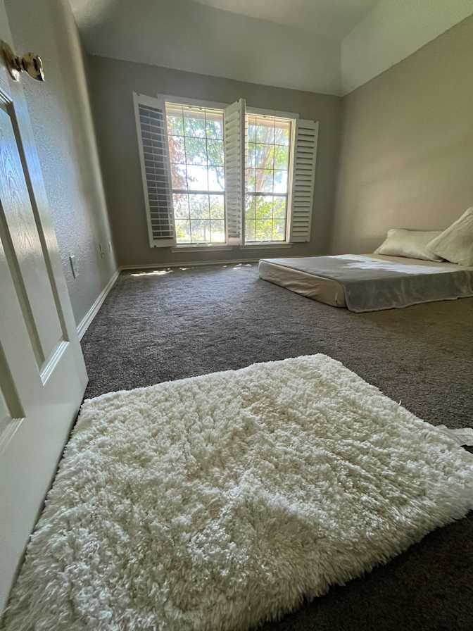 Thuy Vu's room