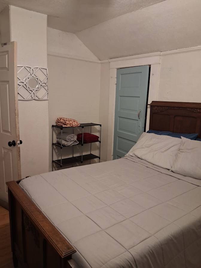 Gina's room