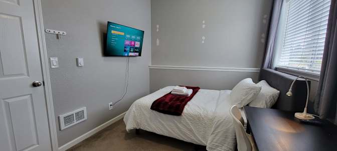 Bnb Aurora's room