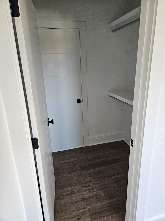 Alcove Rooms's room