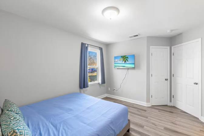 Alcove Rooms's room