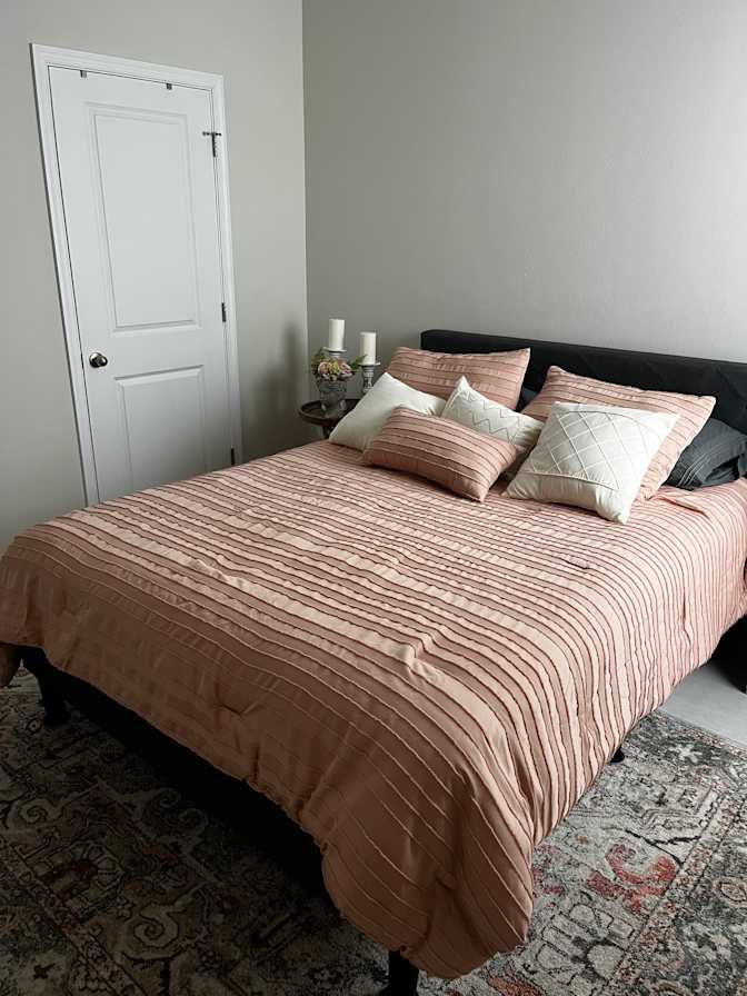 Tiffany Osullivan's room