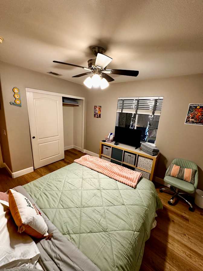 TheOakVista's room