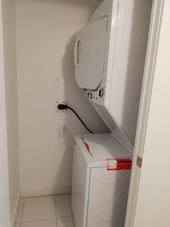 DAN Ji's room