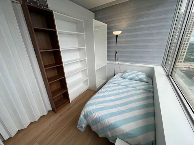 Eleftheri Denis's room
