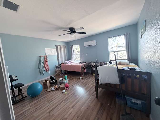 Liz's room