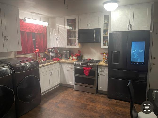 HOME SWEET HOME's room