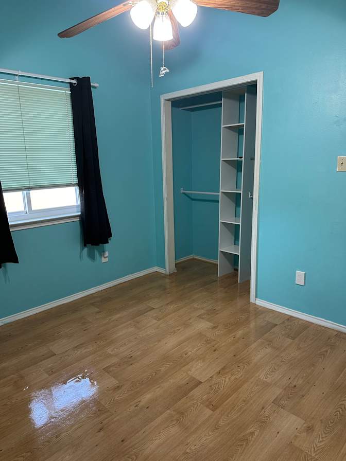 Faygan's room