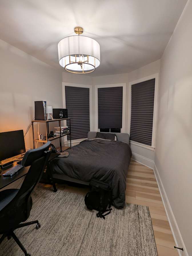 Alejandro Agustines's room