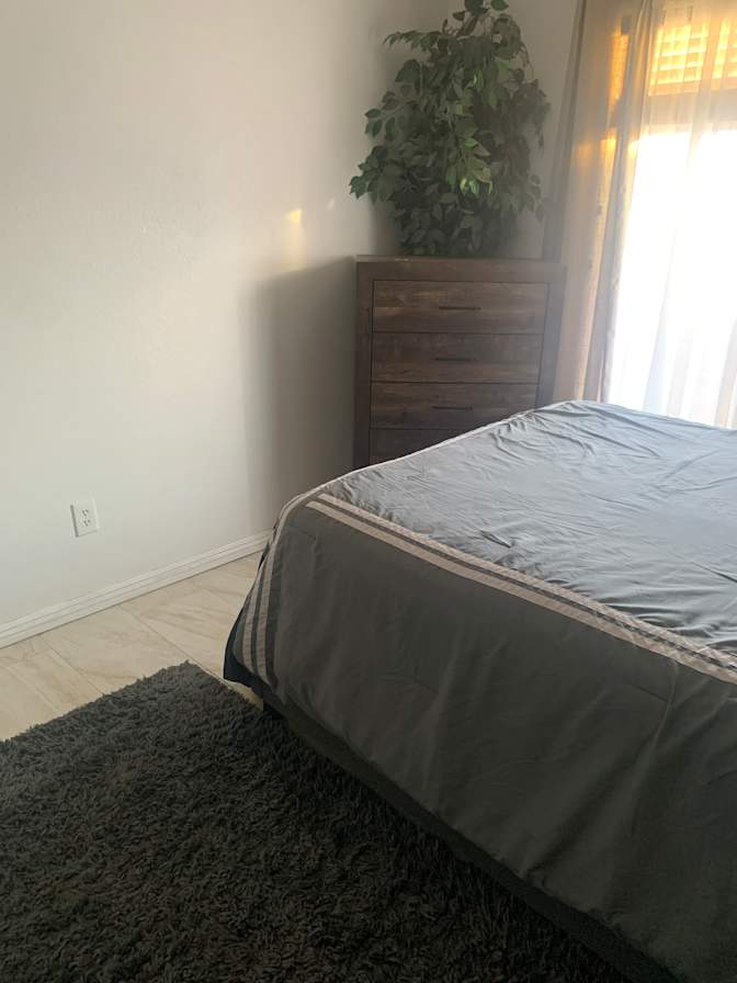 Dee's room