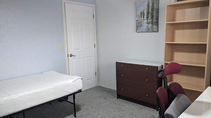 Iny's room