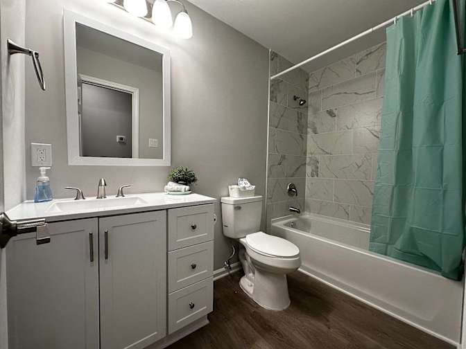 Alcove Rooms's room