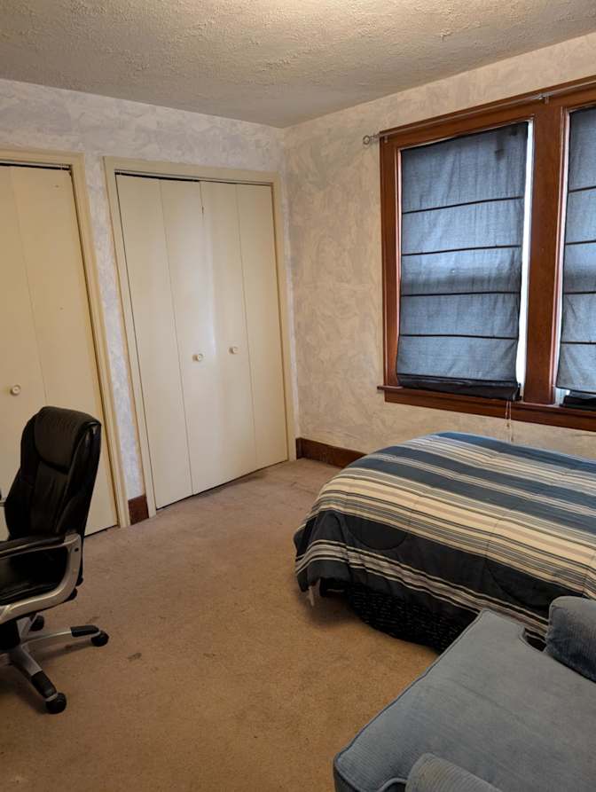 Eric Peterson's room