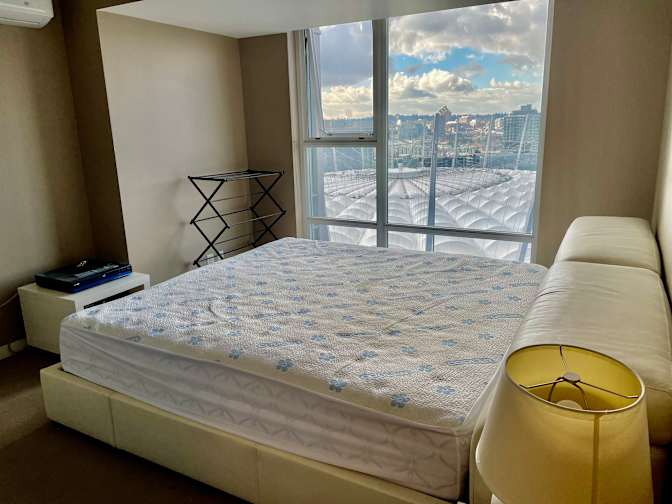 Lee's room