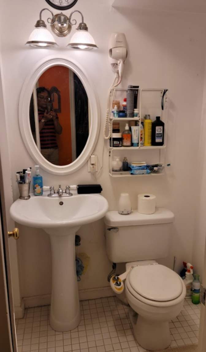Ario's room