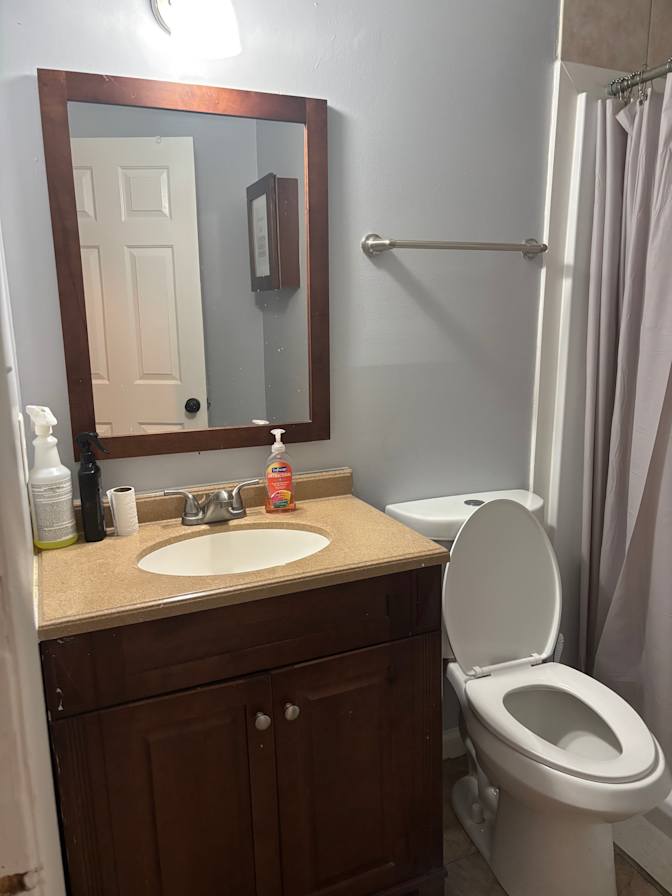Carolina Realty Link's room