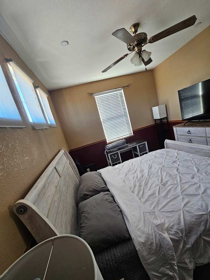 Shennel Beasley-Sims's room