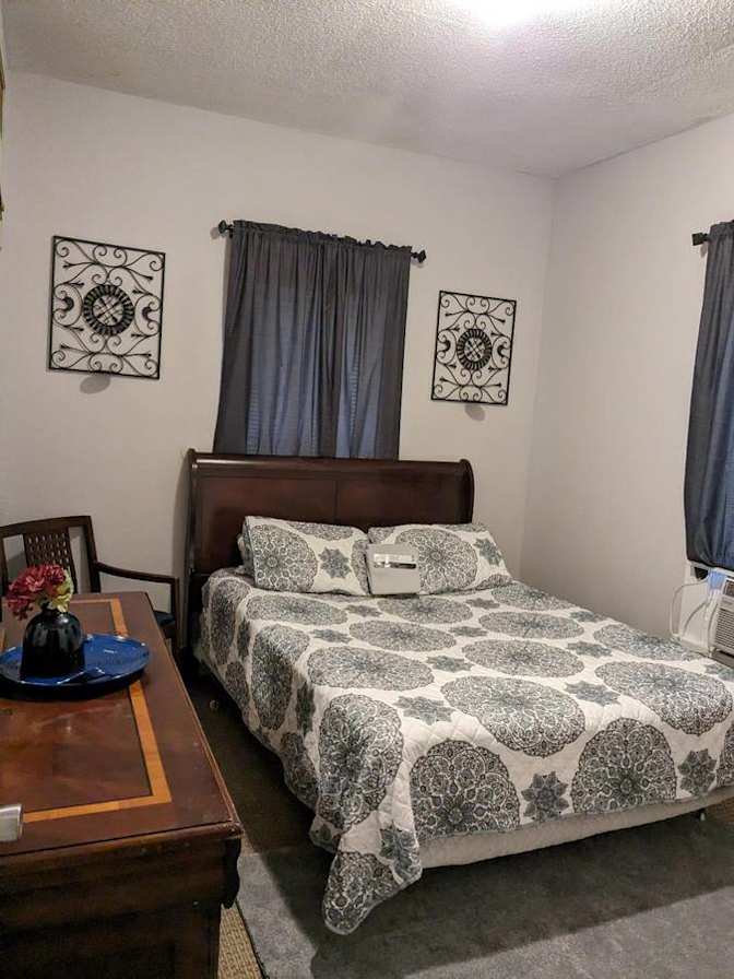 Private room for rent's room