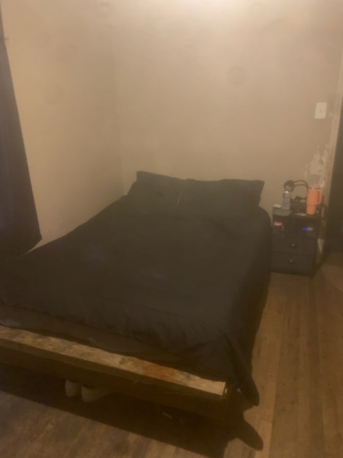 Quincy Lusk's room