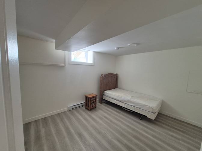 Enming Zhang's room