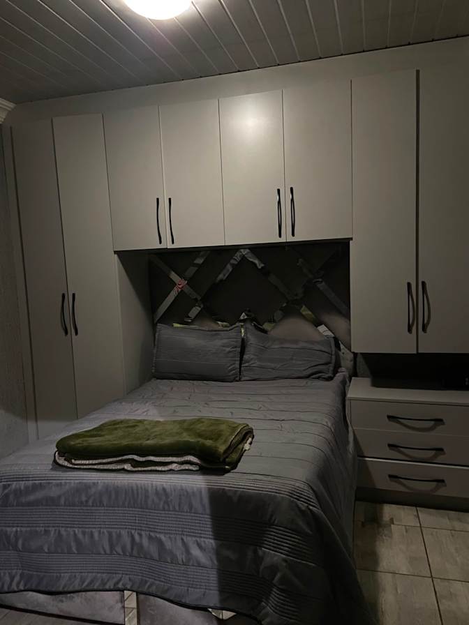 Shares's room
