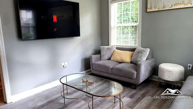 GBU Holdings Group's room