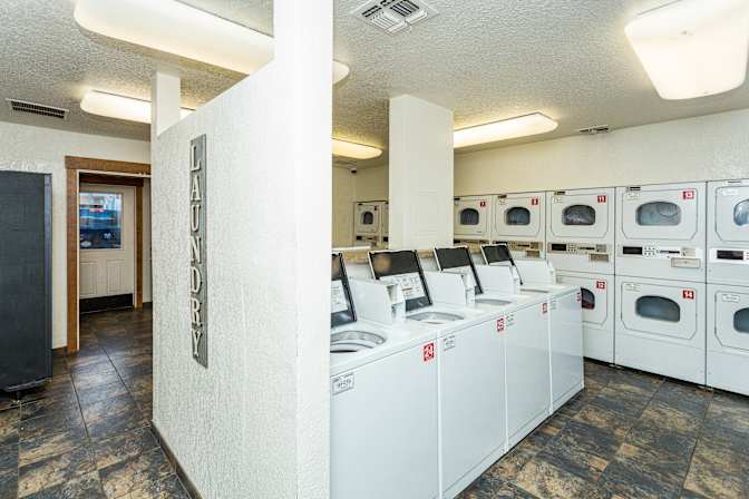 Woodlands Village Apartments's room