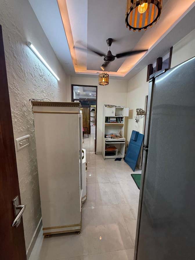 Paras's room