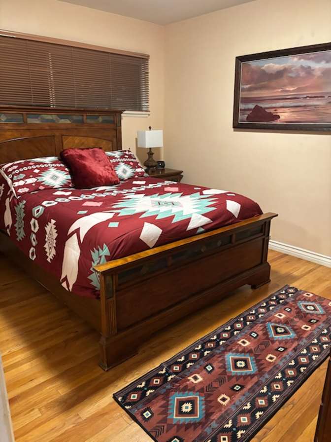 Karen STEEL's room