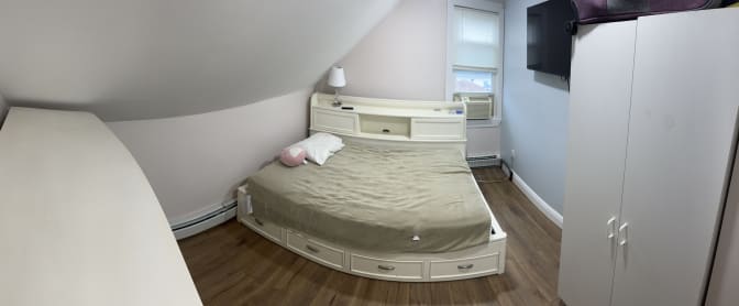 Annis's room