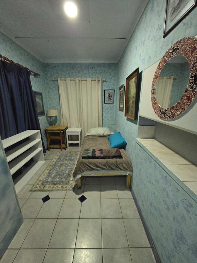 Green Point Tree House's room