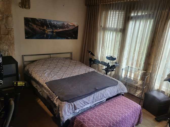 Eddy's room