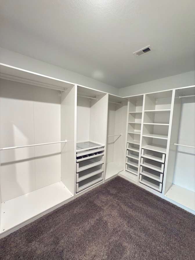 MINH's room