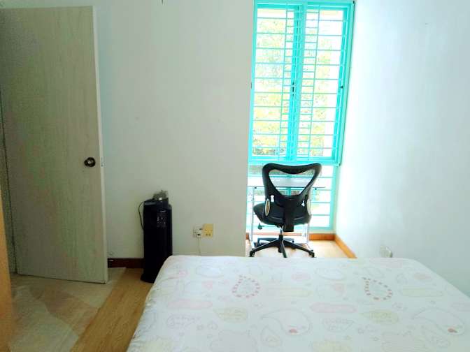 Zen's room