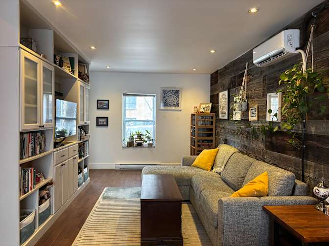 Aidan Houston's room