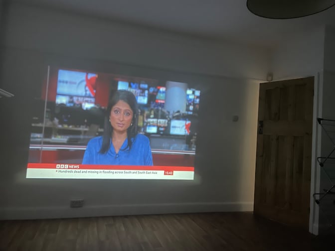 simon smith's room
