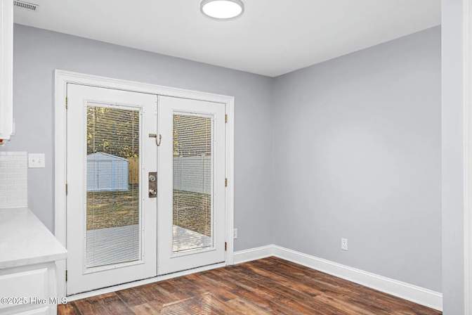 Alcove Rooms's room
