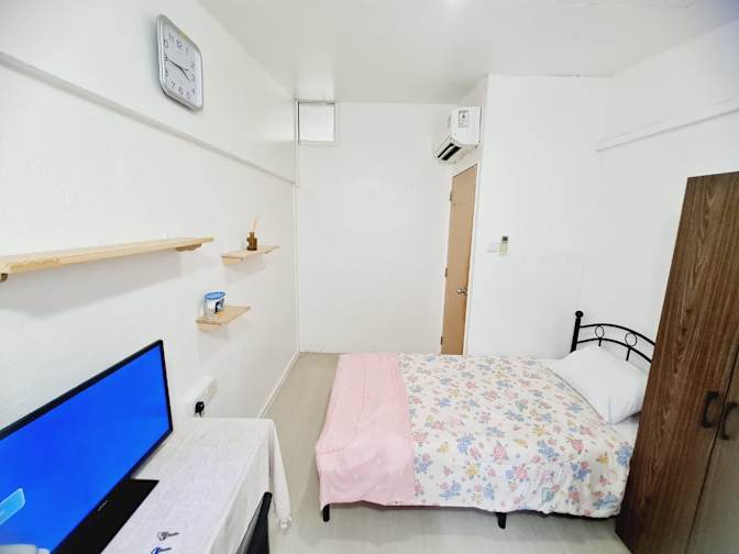Roomy's room