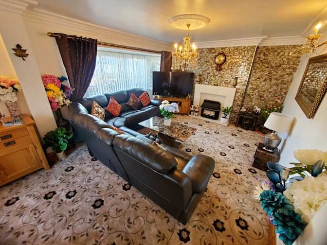 Mahfooz's room