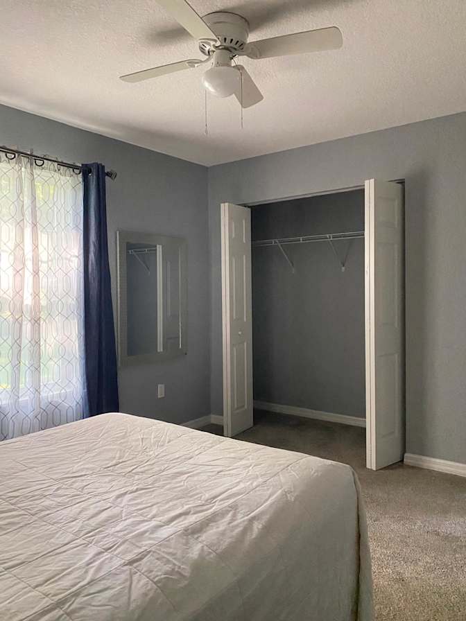 Laura Mateus's room