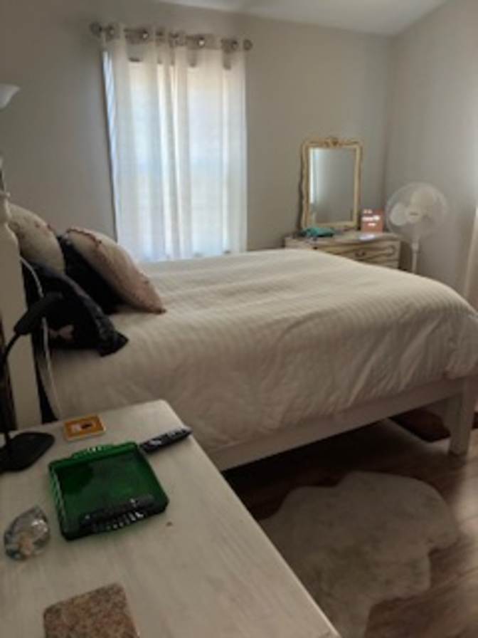 Alcove Rooms's room
