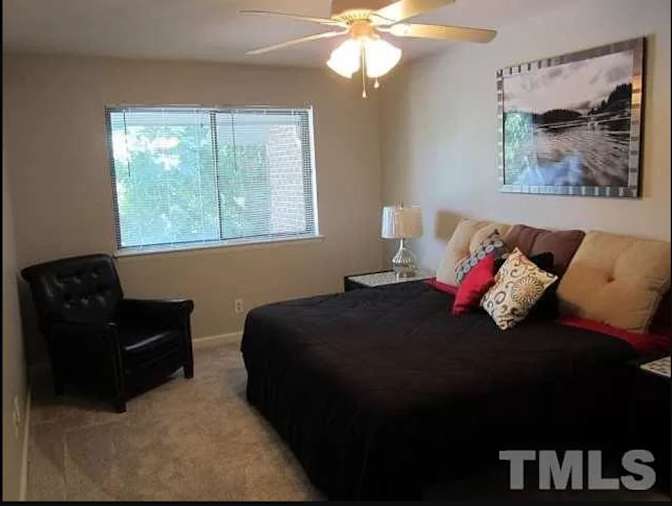 Alcove Rooms's room